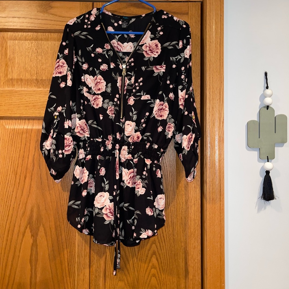 Rue21 Black Floral Top with 1/4 Zip and Cinched Waist Size 1X